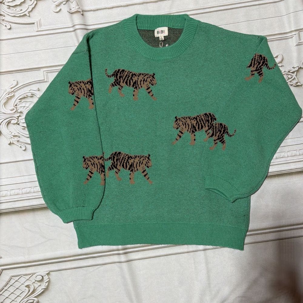 BiBi Green Sweater with Tiger Pattern